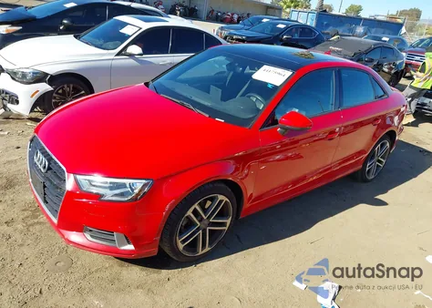 2018 Audi A3 2.0T Premium/2.0T Tech Premium z USA, uszkodzony, nr VIN WAUAUGFF9J1042981